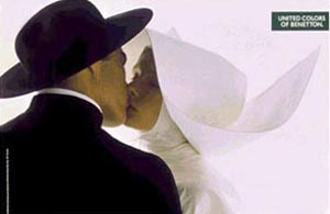 Figura 2. La imagen de un cura y una monja provoca al Vaticano.